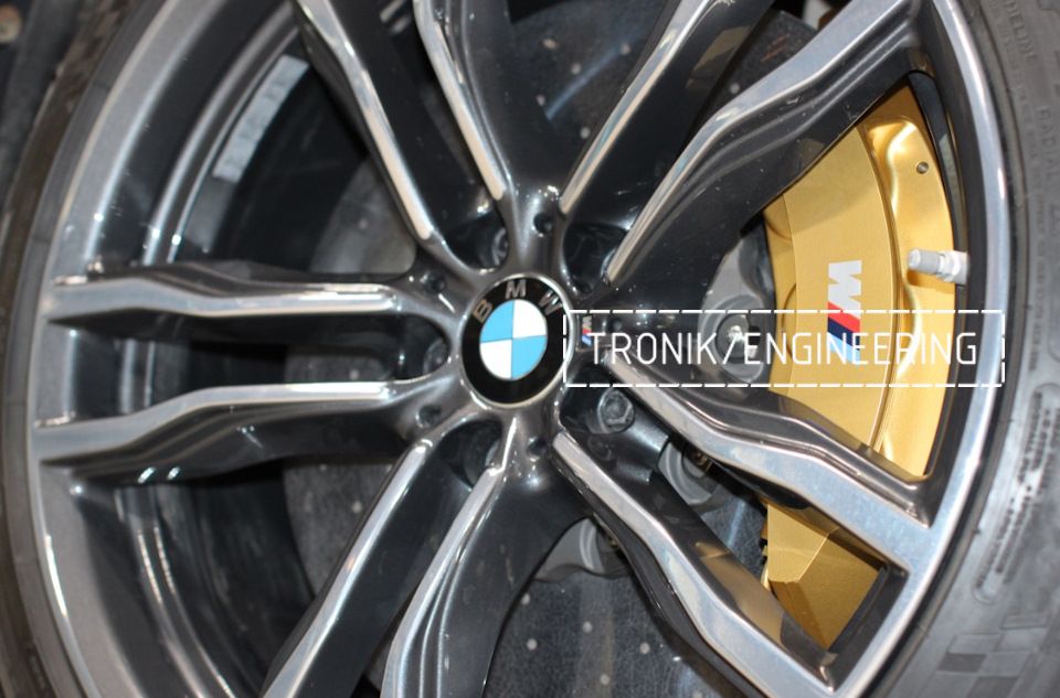 Карбон-керамическая тормозная система на BMW X5M F85. Фотография 7