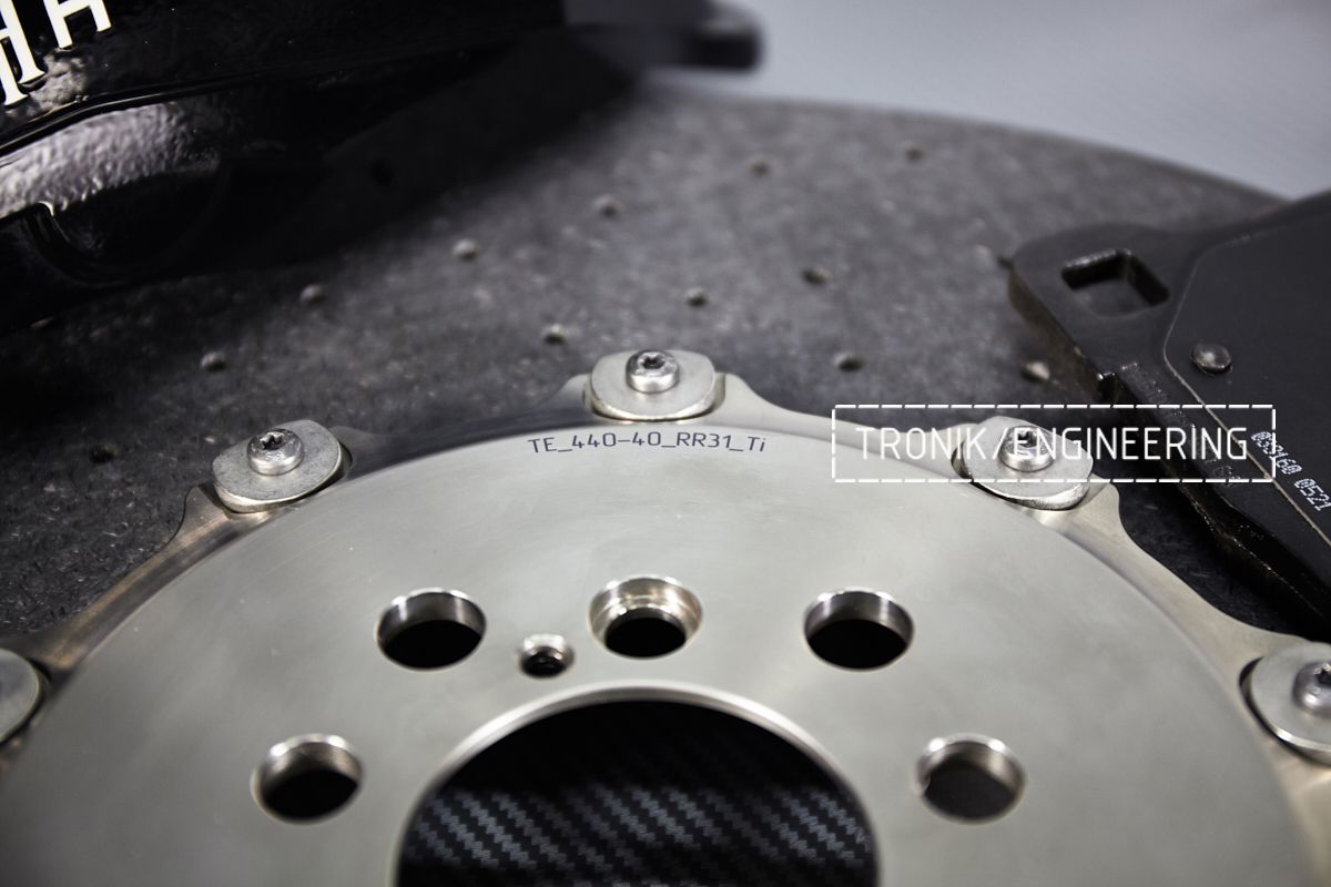 Карбон-керамические тормоза задней оси для Rolls-Royce Cullinan. Фото 3