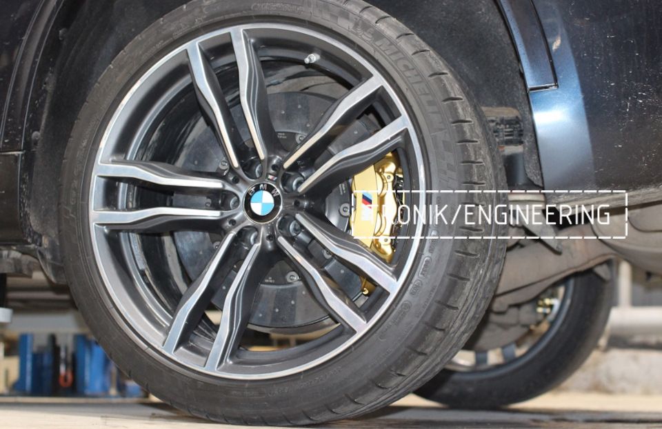 Карбон-керамическая тормозная система на BMW X5M F85. Фотография 13