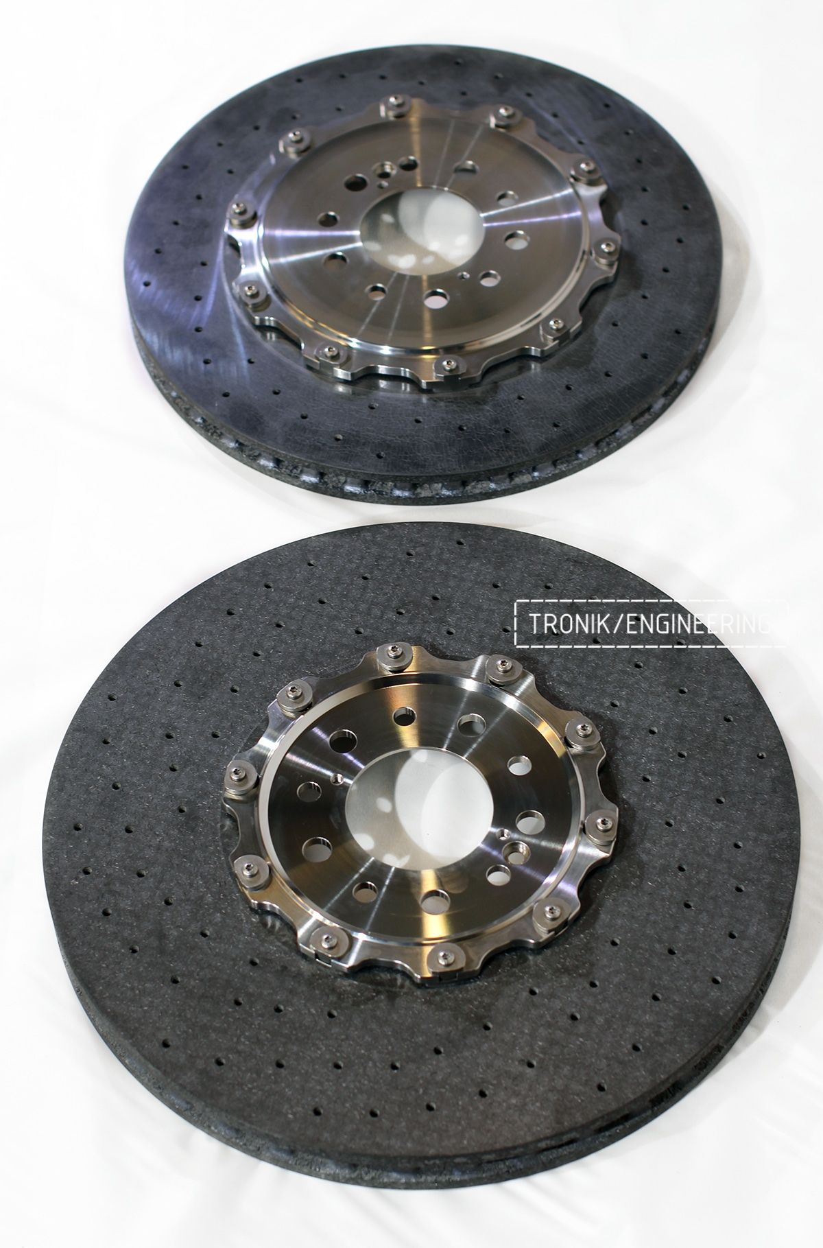 Передний и задний карбон-керамические тормозные диски. Сравниваем размеры. Фото 2