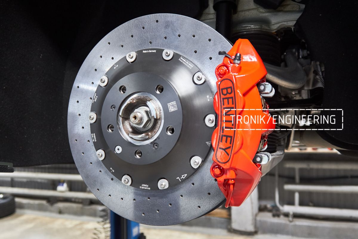Установка карбон-керамической тормозной системы на Bentley Continental GT 2020. Фотография 32