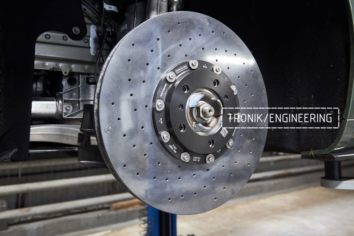Установка карбон-керамической тормозной системы на Bentley Continental GT 2020. Фотография 22