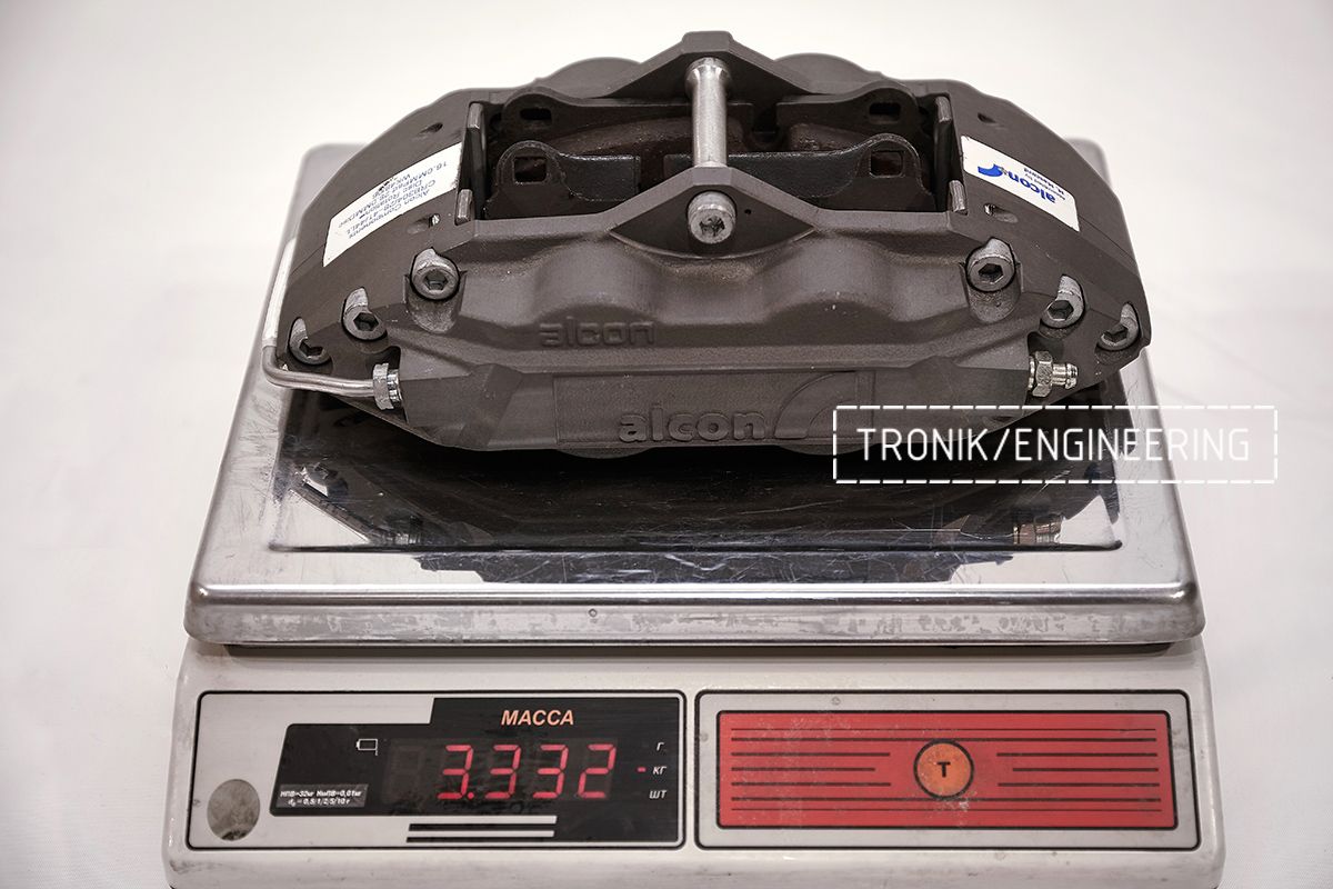 Масса переднего тормозного суппорта ALcon 3,33 кг