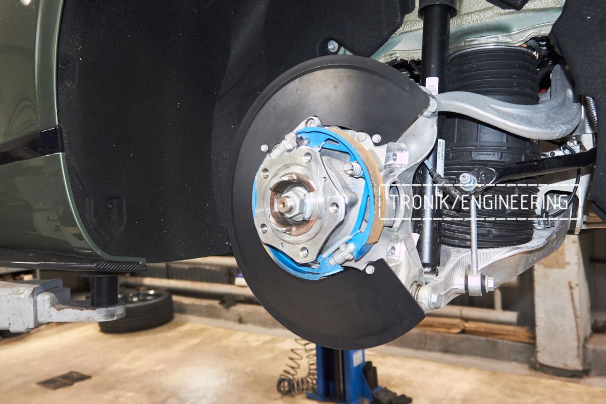 Установка карбон-керамической тормозной системы на Bentley Continental GT 2020. Фотография 15