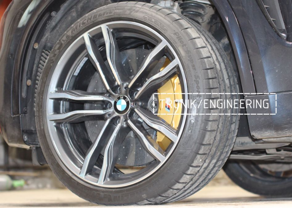 Карбон-керамическая тормозная система на BMW X5M F85. Фотография 6