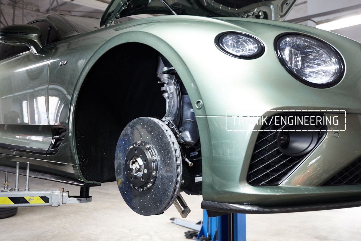 Установка карбон-керамической тормозной системы на Bentley Continental GT 2020. Фотография 20
