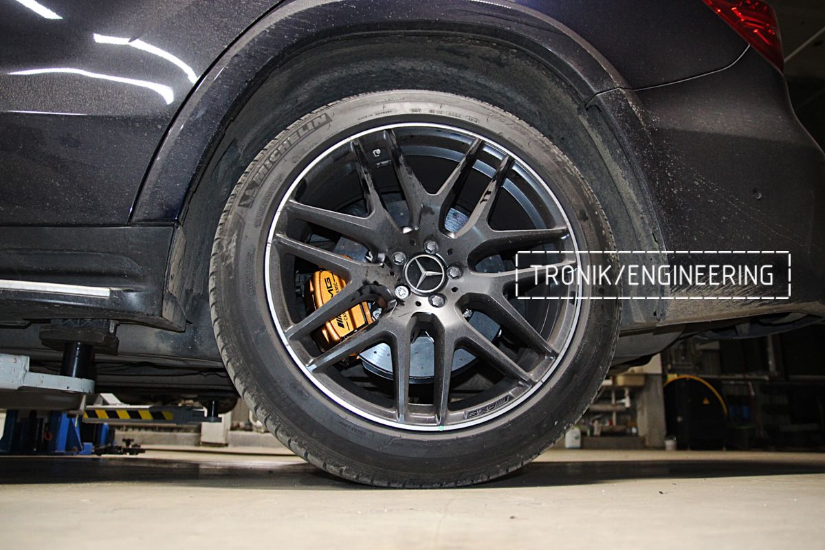 Керамическая тормозная система задней оси устоновлена на автомобиль Mercedes-Benz GLC63 AMG W253