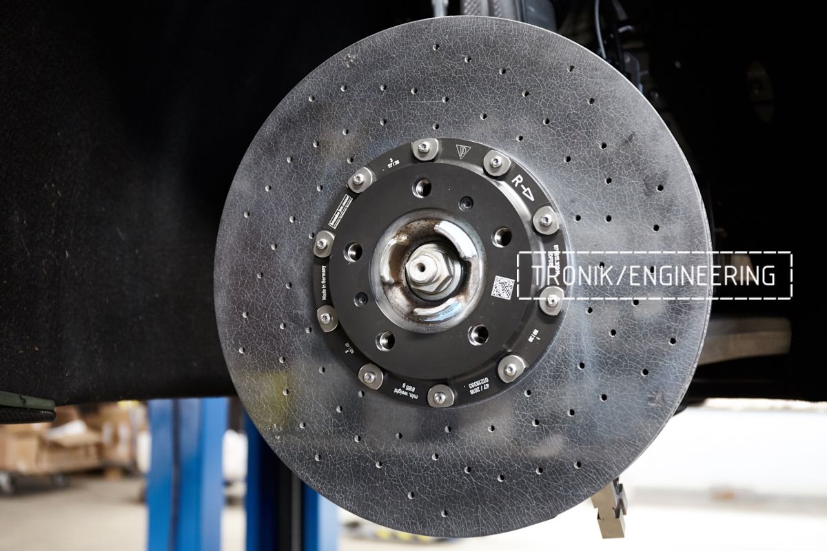 Установка карбон-керамической тормозной системы на Bentley Continental GT 2020. Фотография 17