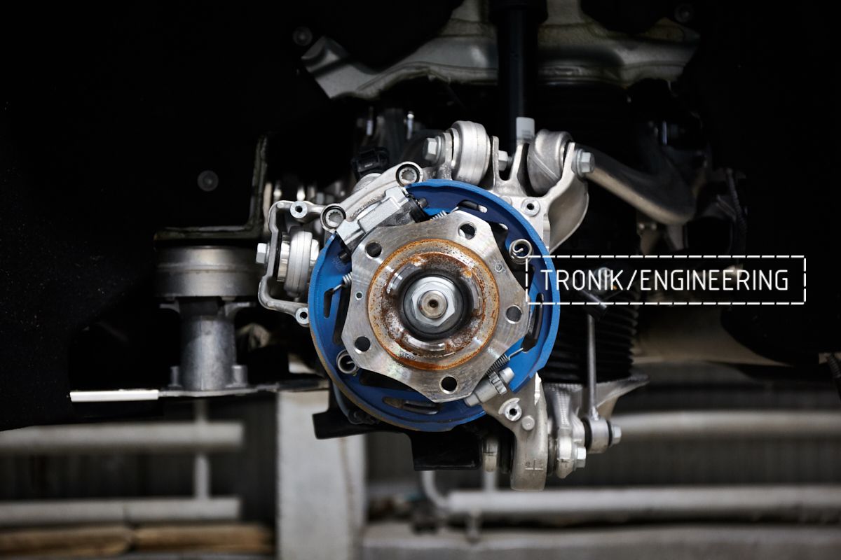 Установка карбон-керамической тормозной системы на Bentley Continental GT 2020. Фотография 9
