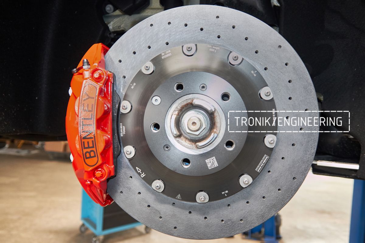 Установка карбон-керамической тормозной системы на Bentley Continental GT 2020. Фотография 28