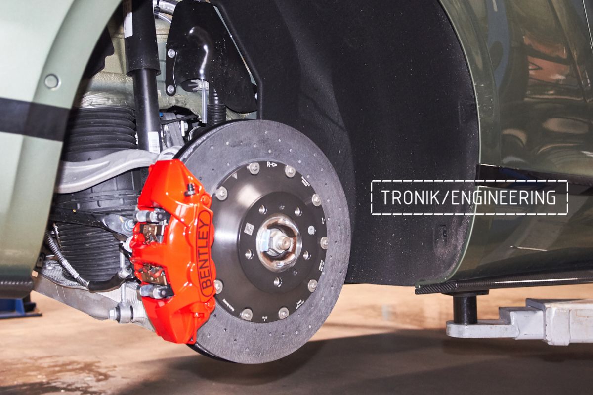 Установка карбон-керамической тормозной системы на Bentley Continental GT 2020. Фотография 34