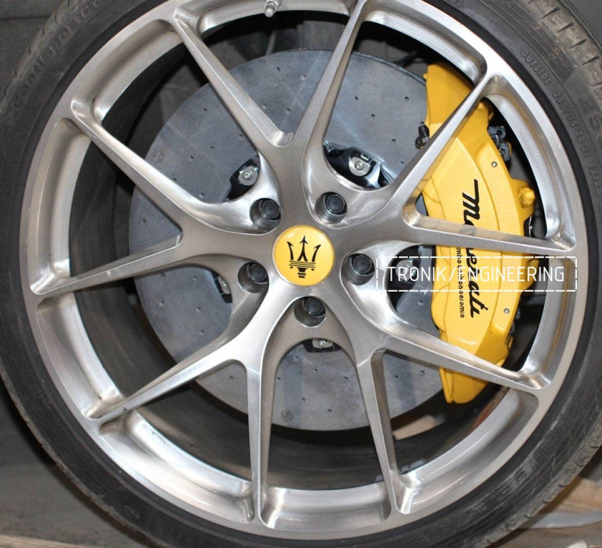 Carbon ceramic brakes Maserati Ghibli 402-39___380-28. Фотография 1