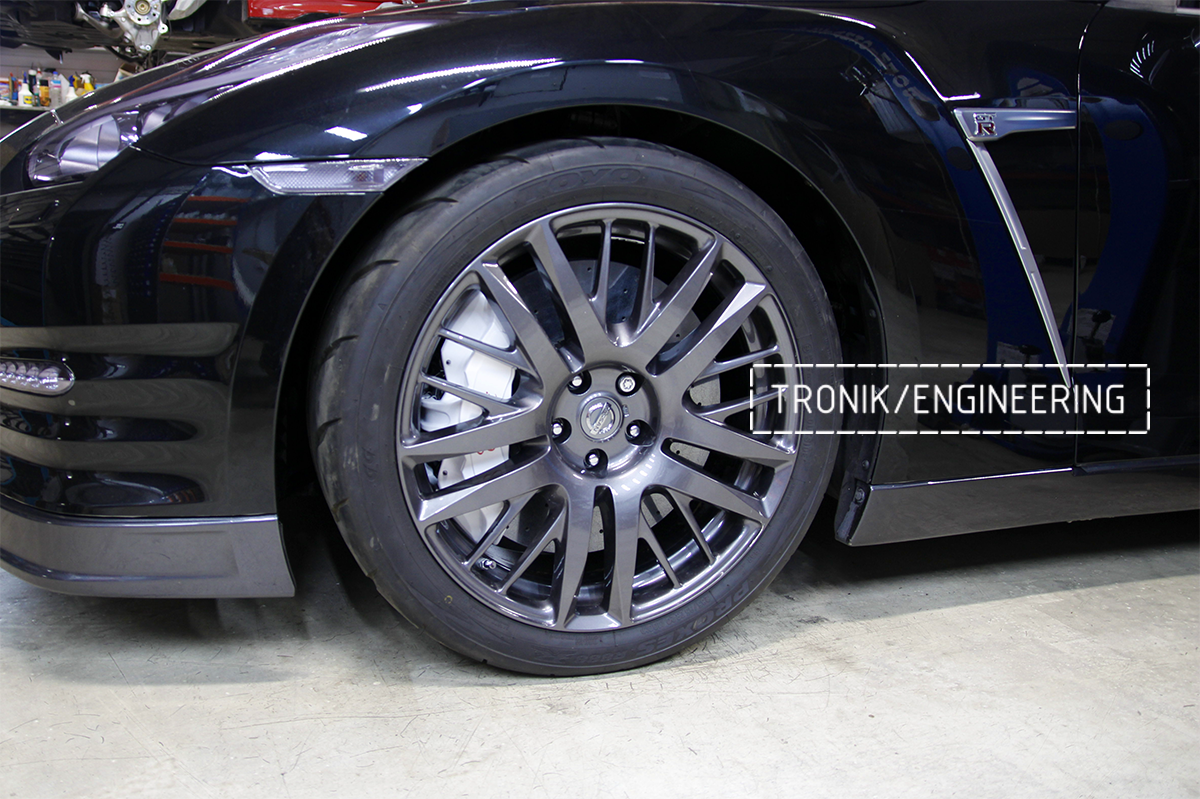 Комплект карбон-керамической тормозной системы Nissan GT-R. Фотография 16