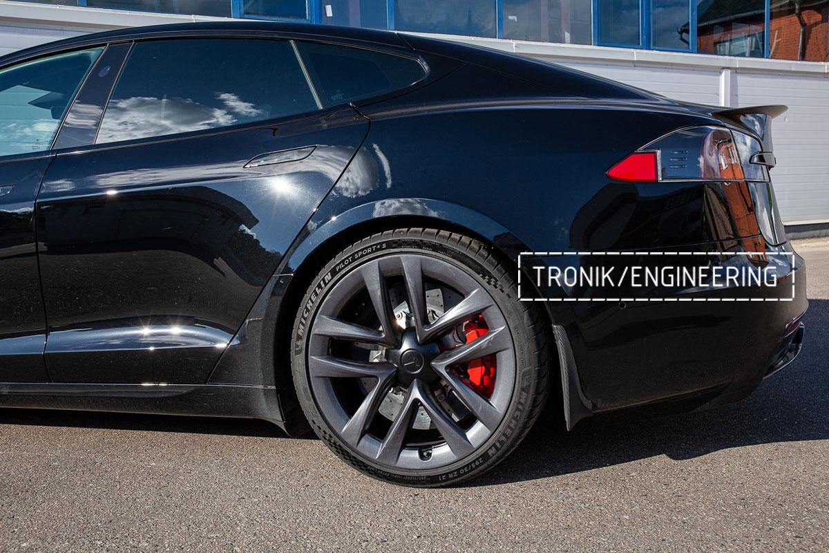 Комплект карбон-керамической тормозной системы Tesla Plaid. фото 10