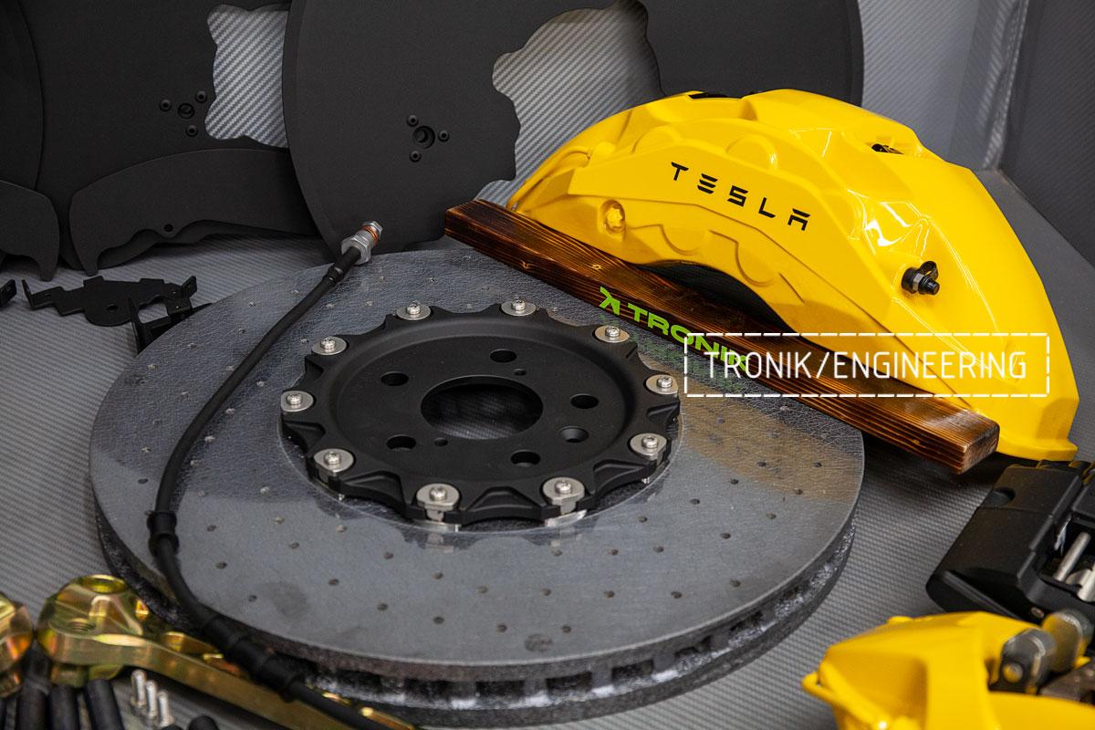 Комплект карбон-керамической тормозной системы Tesla Plaid. фото 2