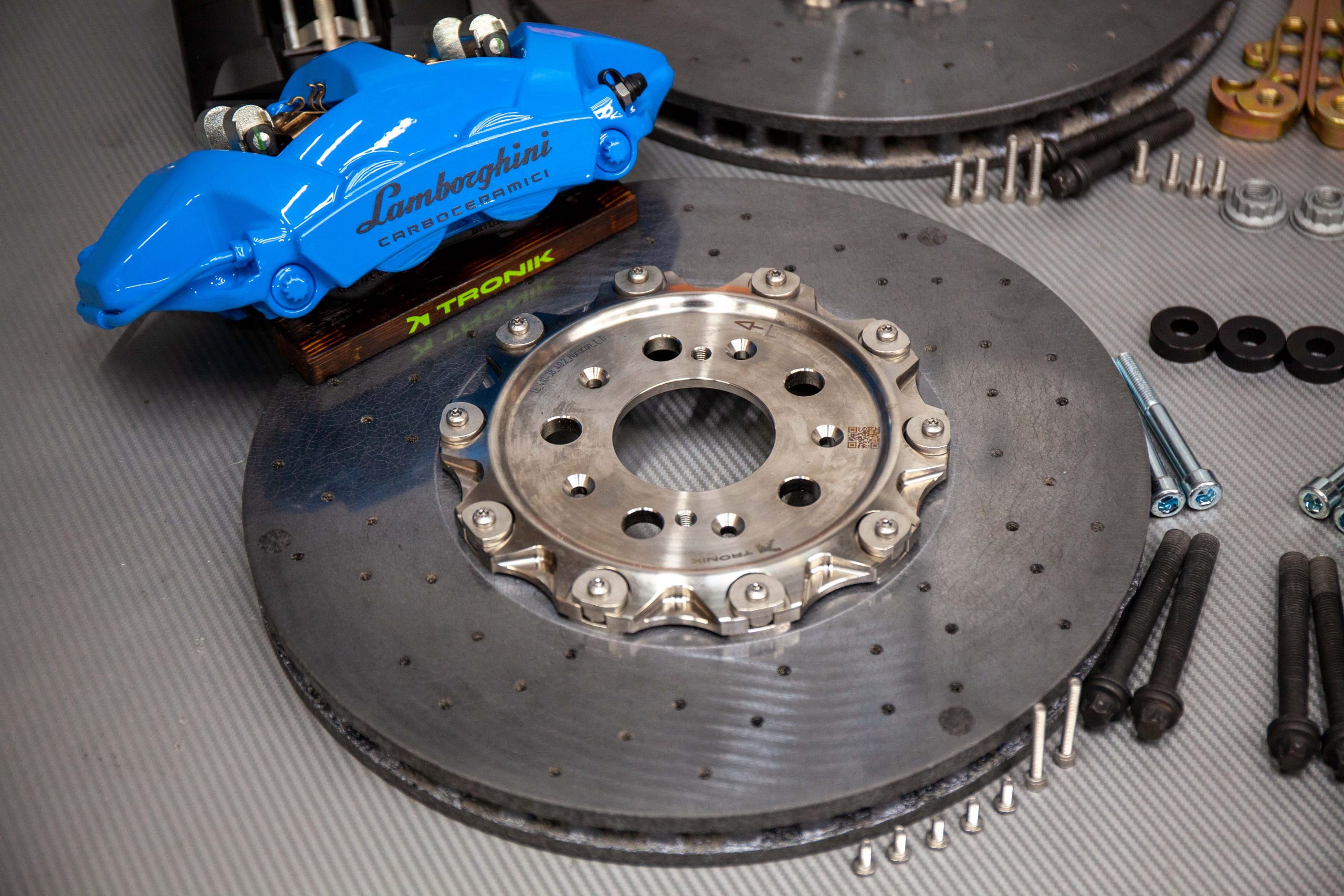 Комплект карбон-керамической тормозной системы для Lamborghini Huracan. Фото 2