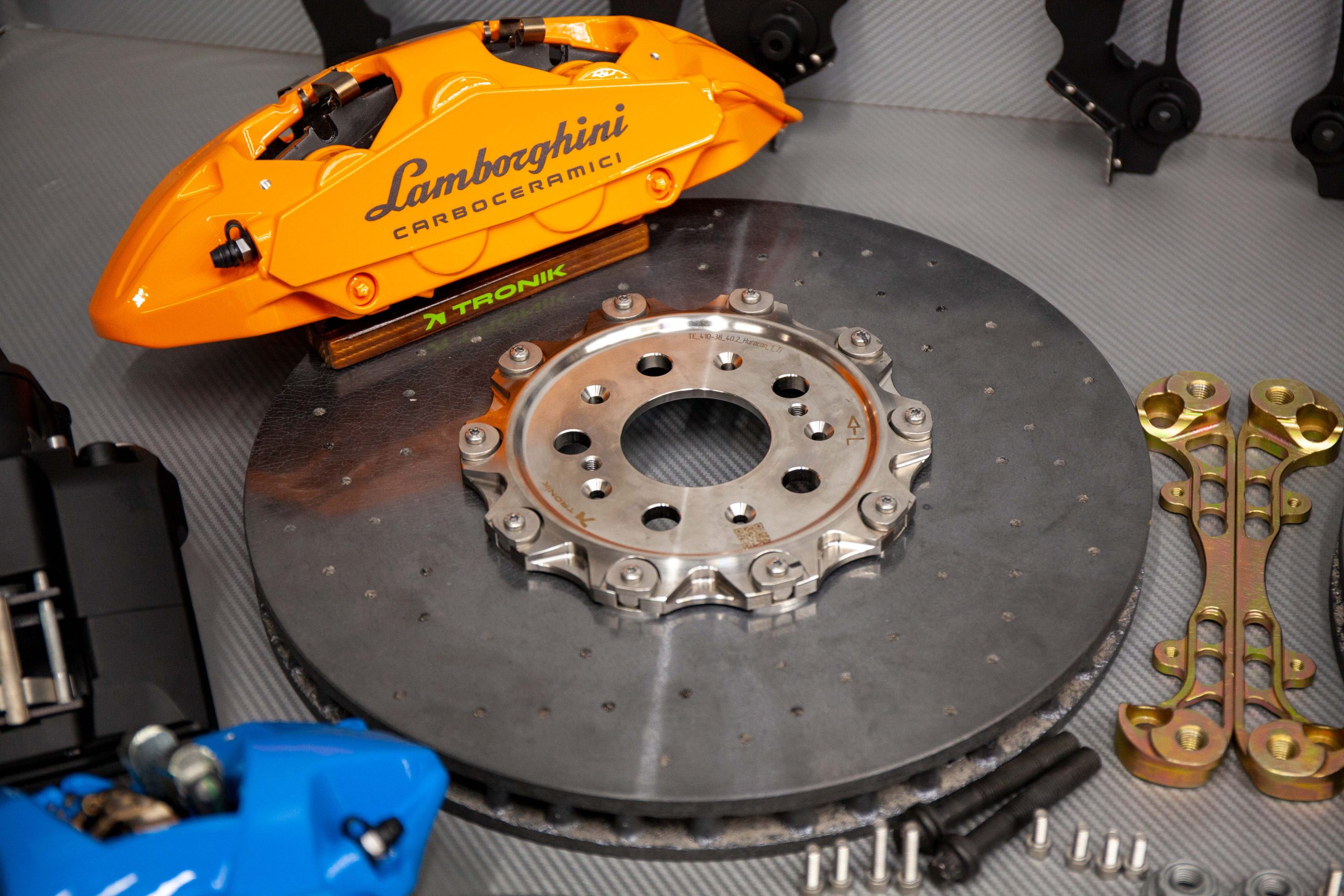 Комплект карбон-керамической тормозной системы для Lamborghini Huracan. Фото 3