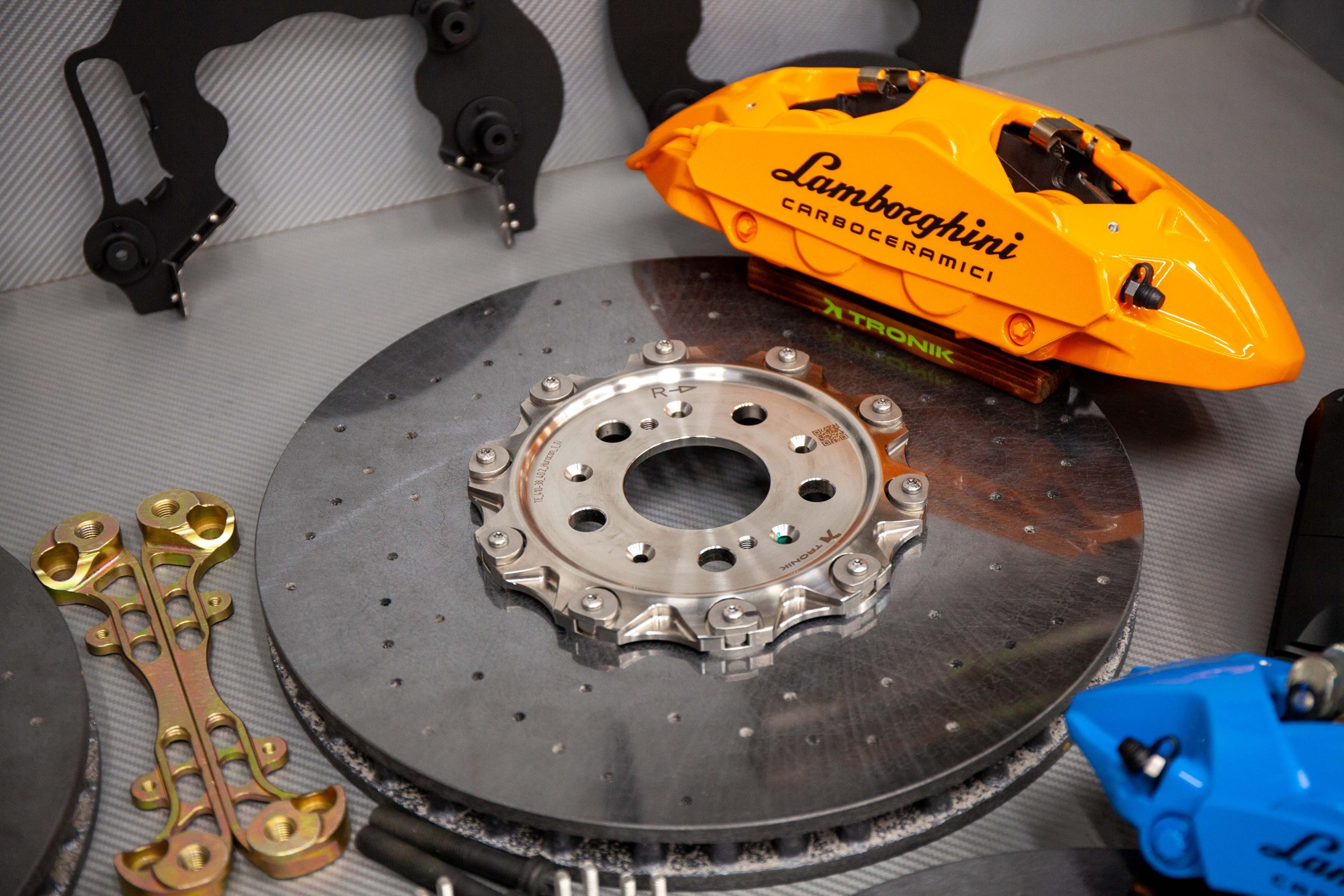 Комплект карбон-керамической тормозной системы для Lamborghini Huracan. Фото 4