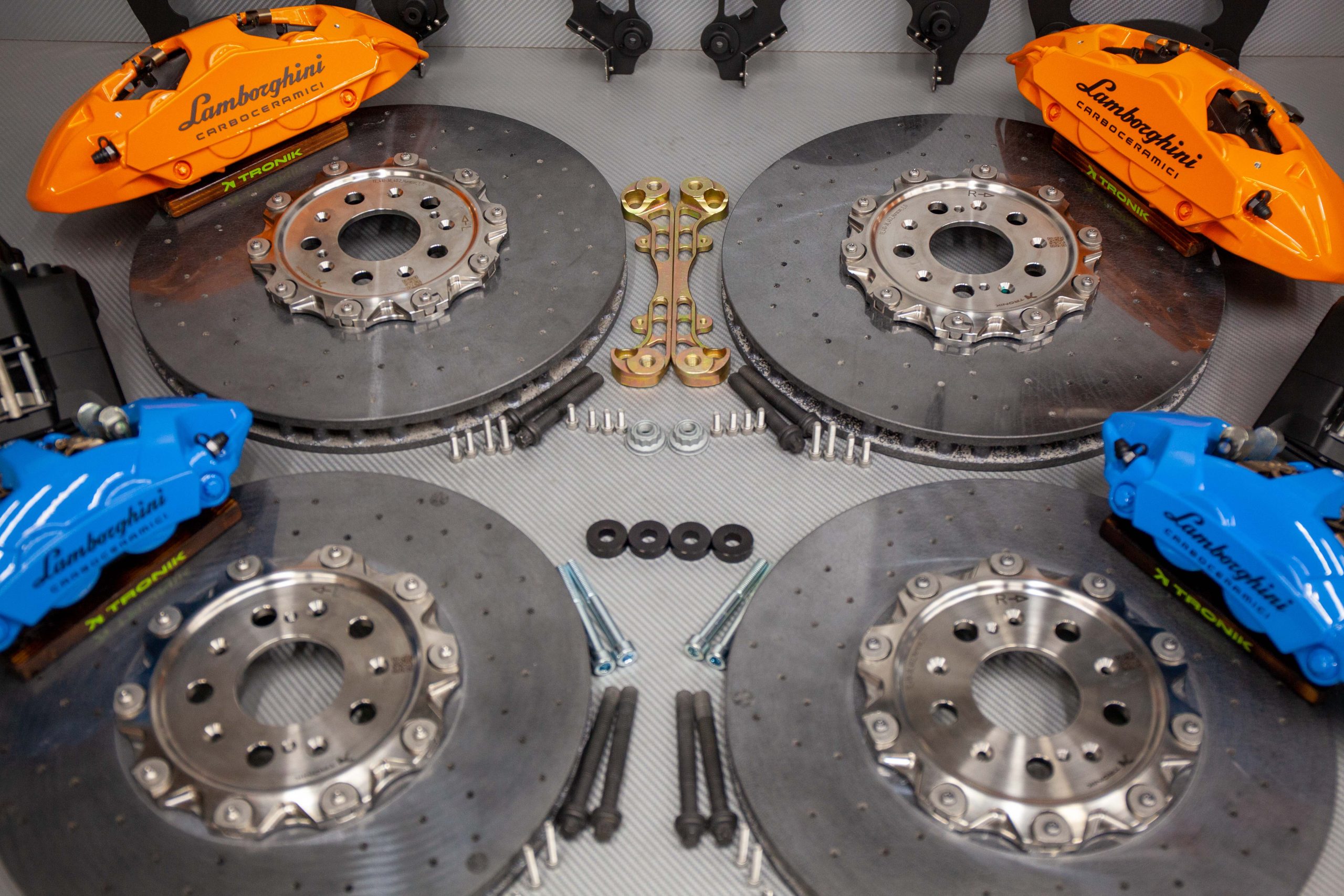 Комплект карбон-керамической тормозной системы для Lamborghini Huracan. Фото 7