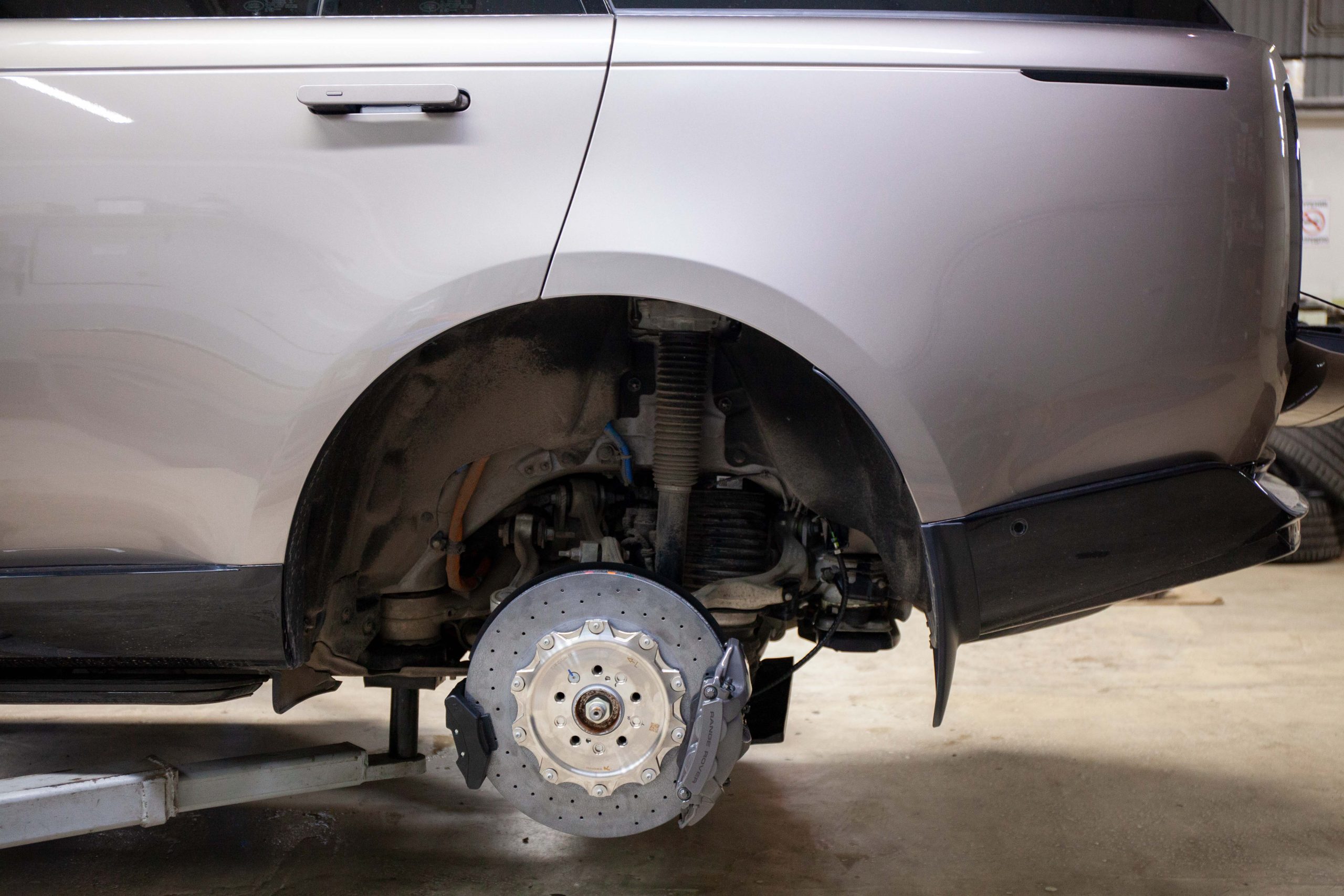 Карбон-керамическая тормозная система для Range Rover L460. Фото 13