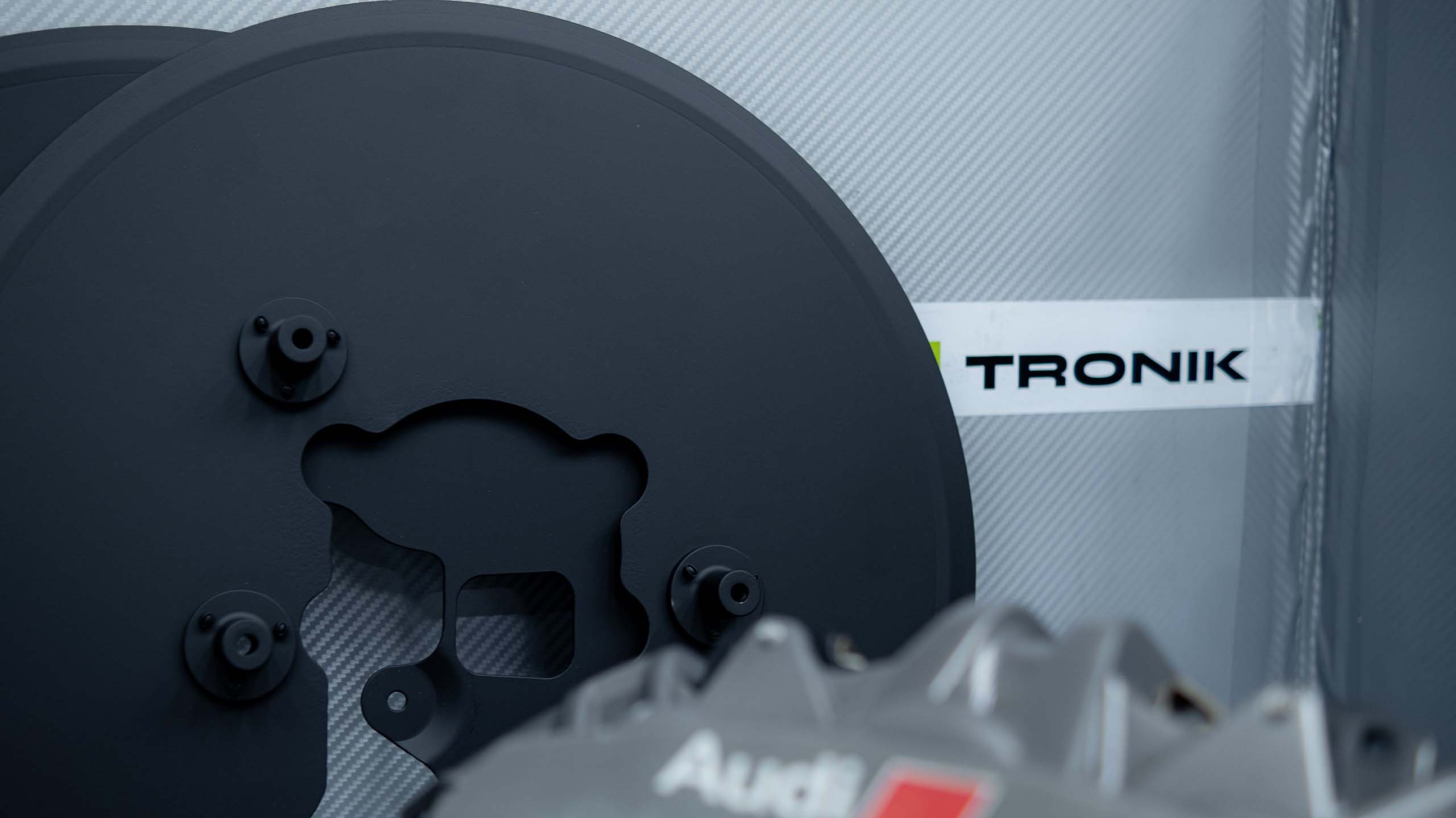 Комплект карбон-керамической тормозной системы для Audi Q6. Фото 5 Комплект карбон-керамической тормозной системы для Audi Q6. Фото 5