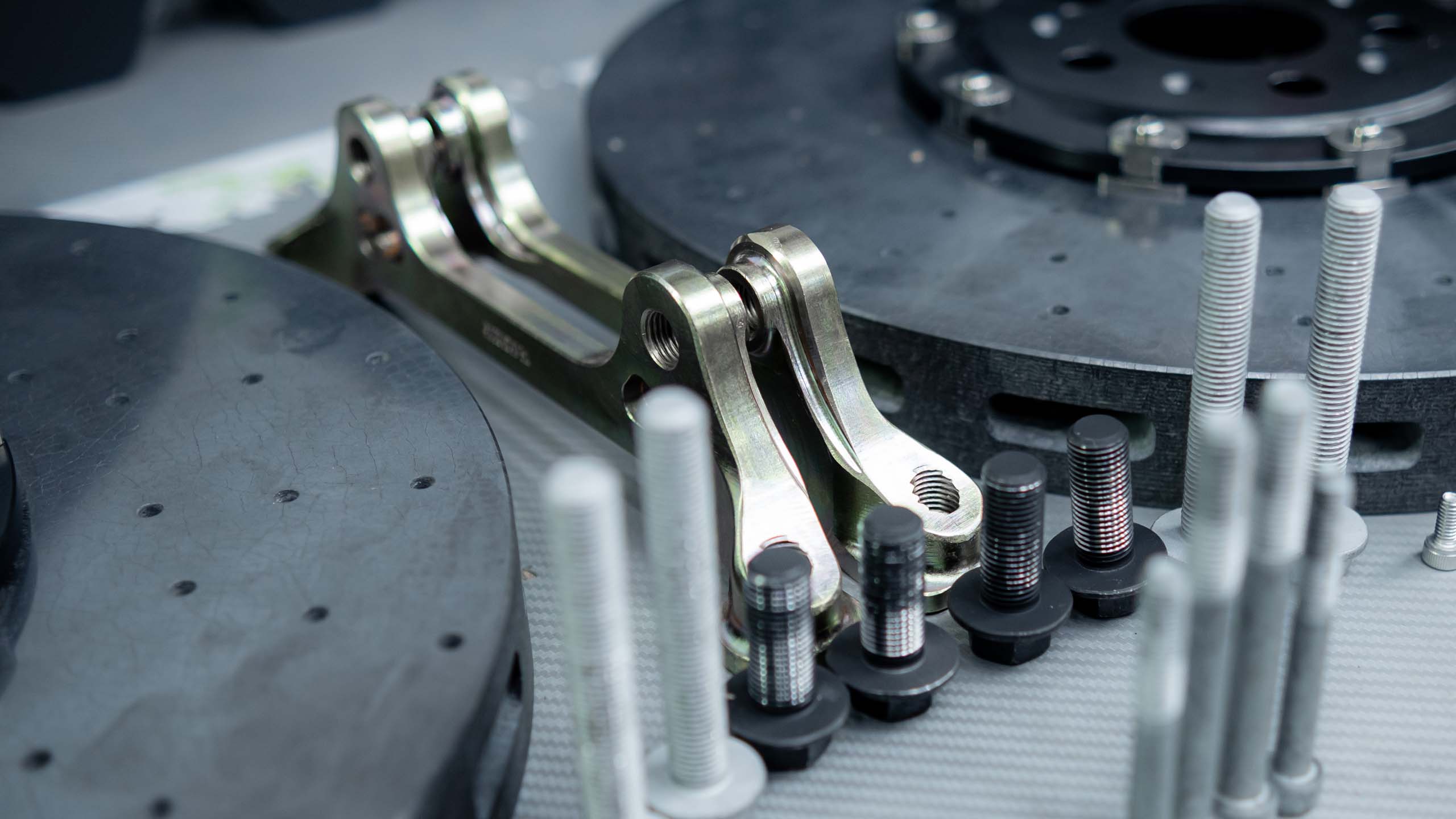 Комплект карбон-керамической тормозной системы для Audi Q6. Фото 7 Комплект карбон-керамической тормозной системы для Audi Q6. Фото 7