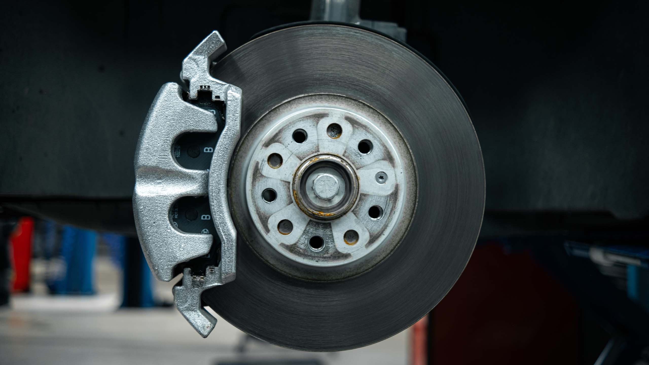 Штатная тормозная система Audi Q6. Фото 12 Штатная тормозная система Audi Q6. Фото 12