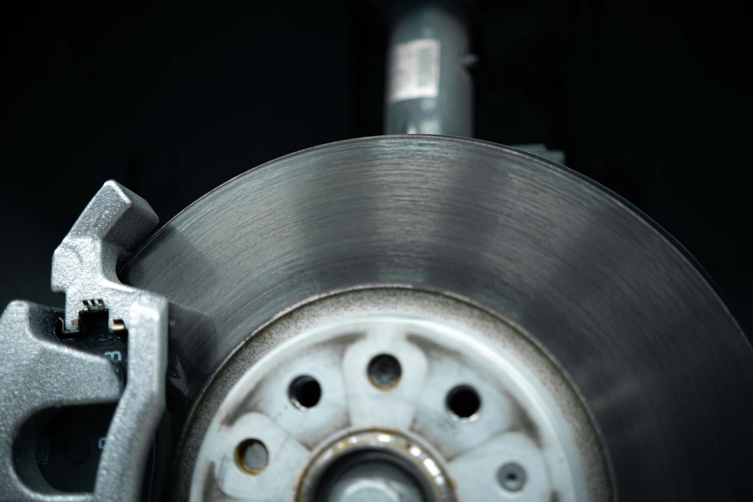 Штатная тормозная система Audi Q6. Фото 15 Штатная тормозная система Audi Q6. Фото 15