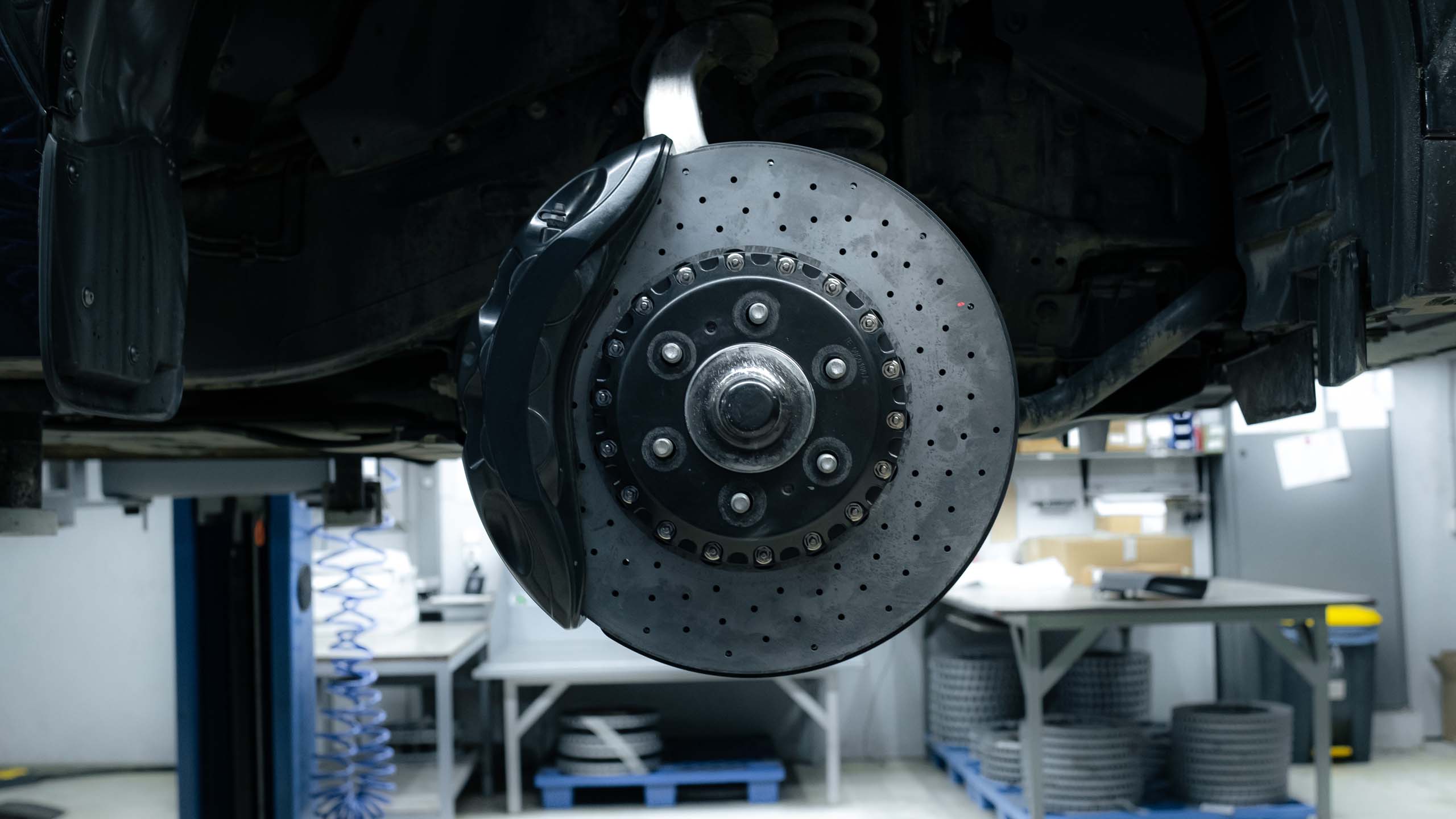 Карбон-керамическая тормозная система для передней оси LX500. Фото 2 Карбон-керамическая тормозная система для передней оси LX500. Фото 2