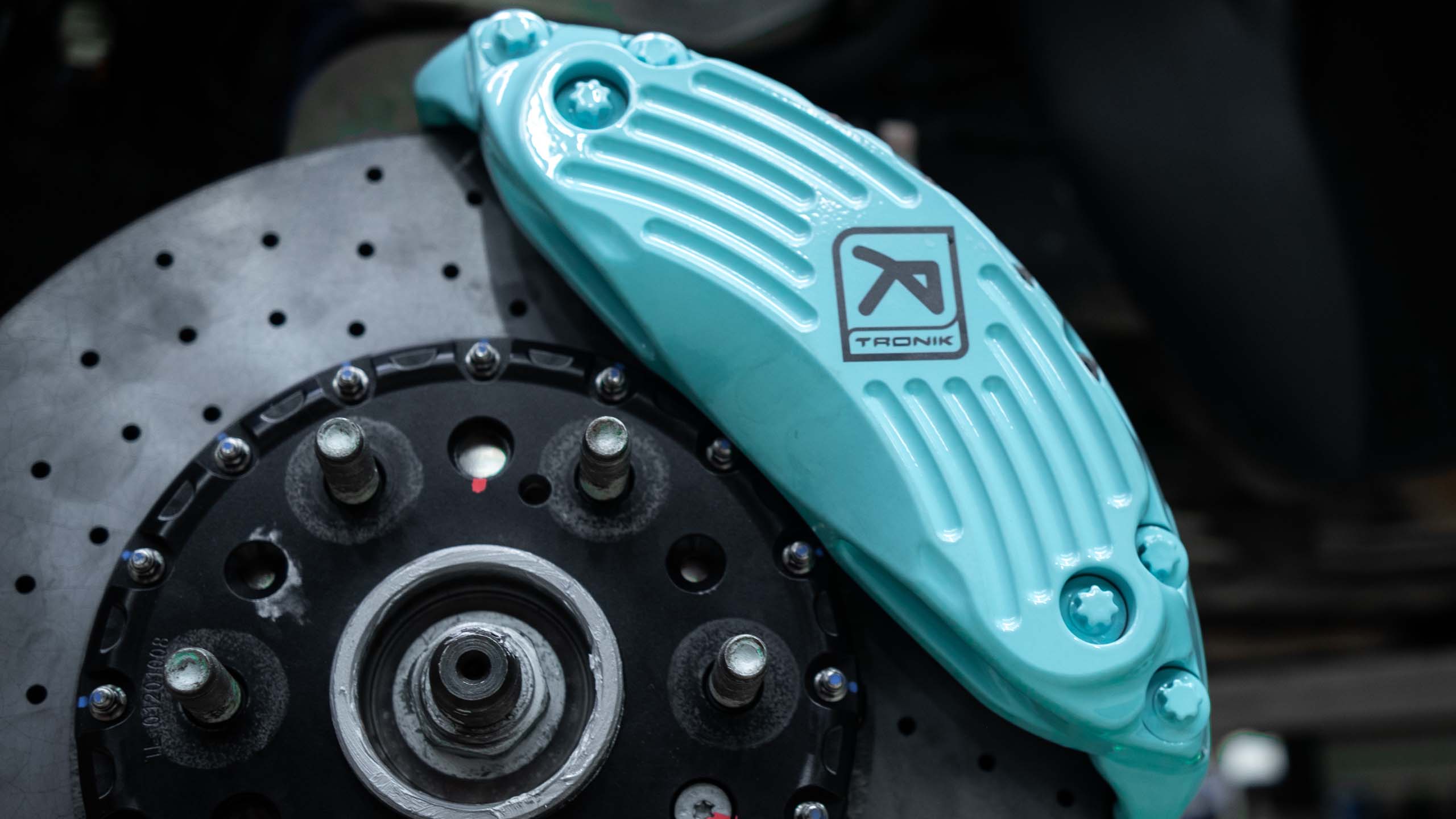 Карбон-керамическая тормозная система для Dodge RAM TRX. Фото 9 Карбон-керамическая тормозная система для Dodge RAM TRX. Фото 9