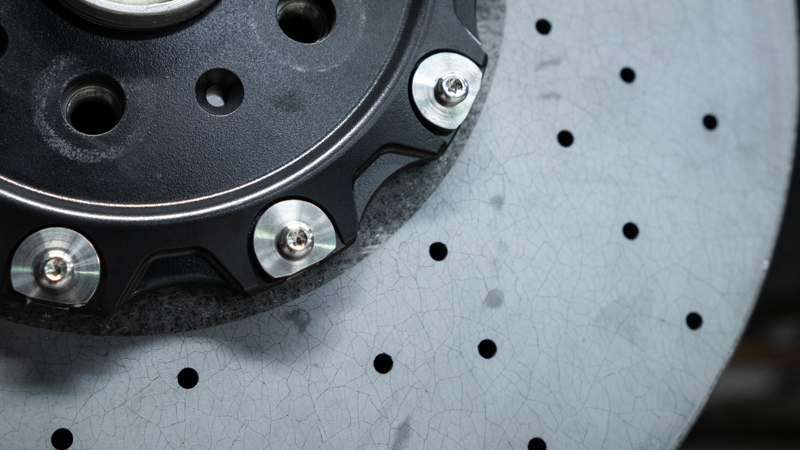 Карбон-керамическая тормозная система для Zeekr 9X. Фотография 3 Карбон-керамическая тормозная система для Zeekr 9X. Фотография 3