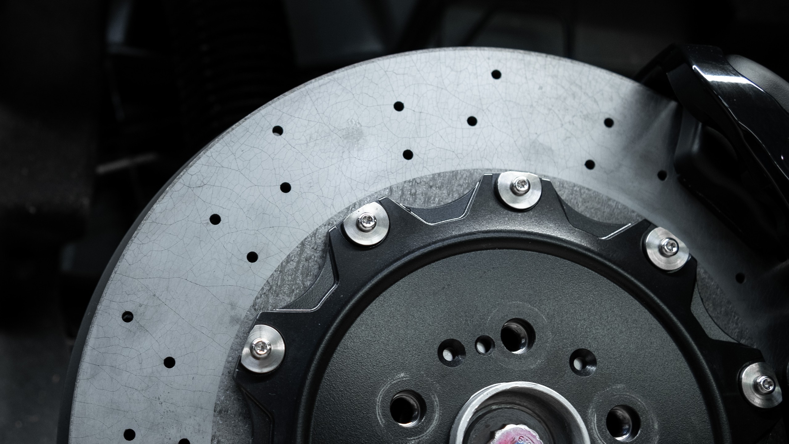 Карбон-керамическая тормозная система для Zeekr 9X. Фотография 6 Карбон-керамическая тормозная система для Zeekr 9X. Фотография 6