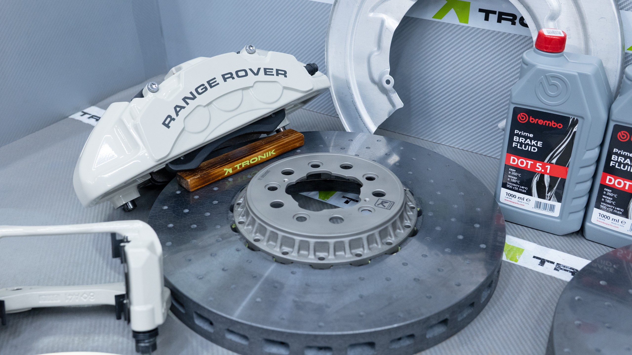 Карбон-керамическая тормозная система для Range Rover L460 3 Карбон-керамическая тормозная система для Range Rover L460 Фото 3