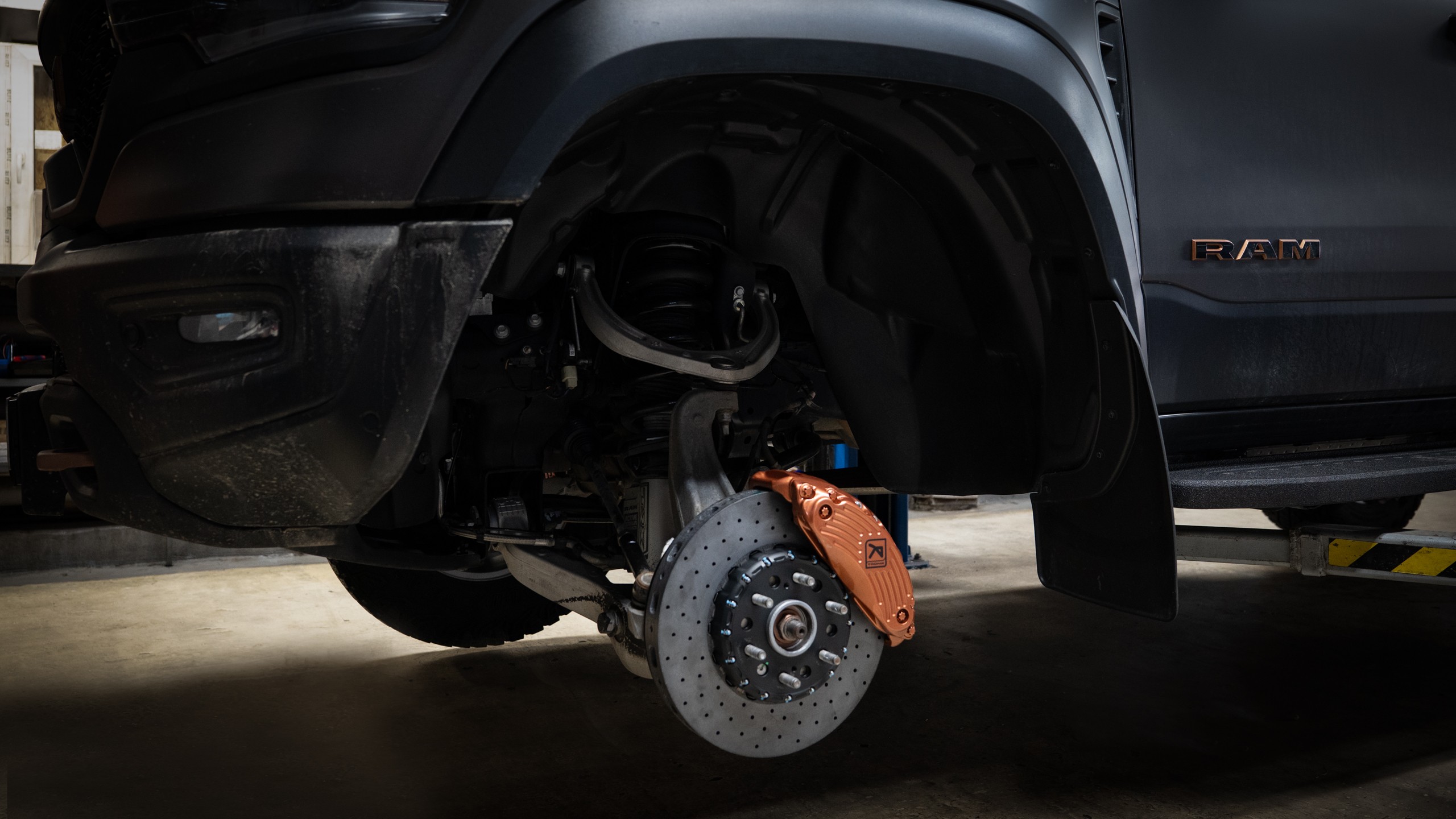 Карбон-керамическая тормозная система для Dodge RAM TRX 7 Карбон-керамическая тормозная система для Dodge RAM TRX Фото 7