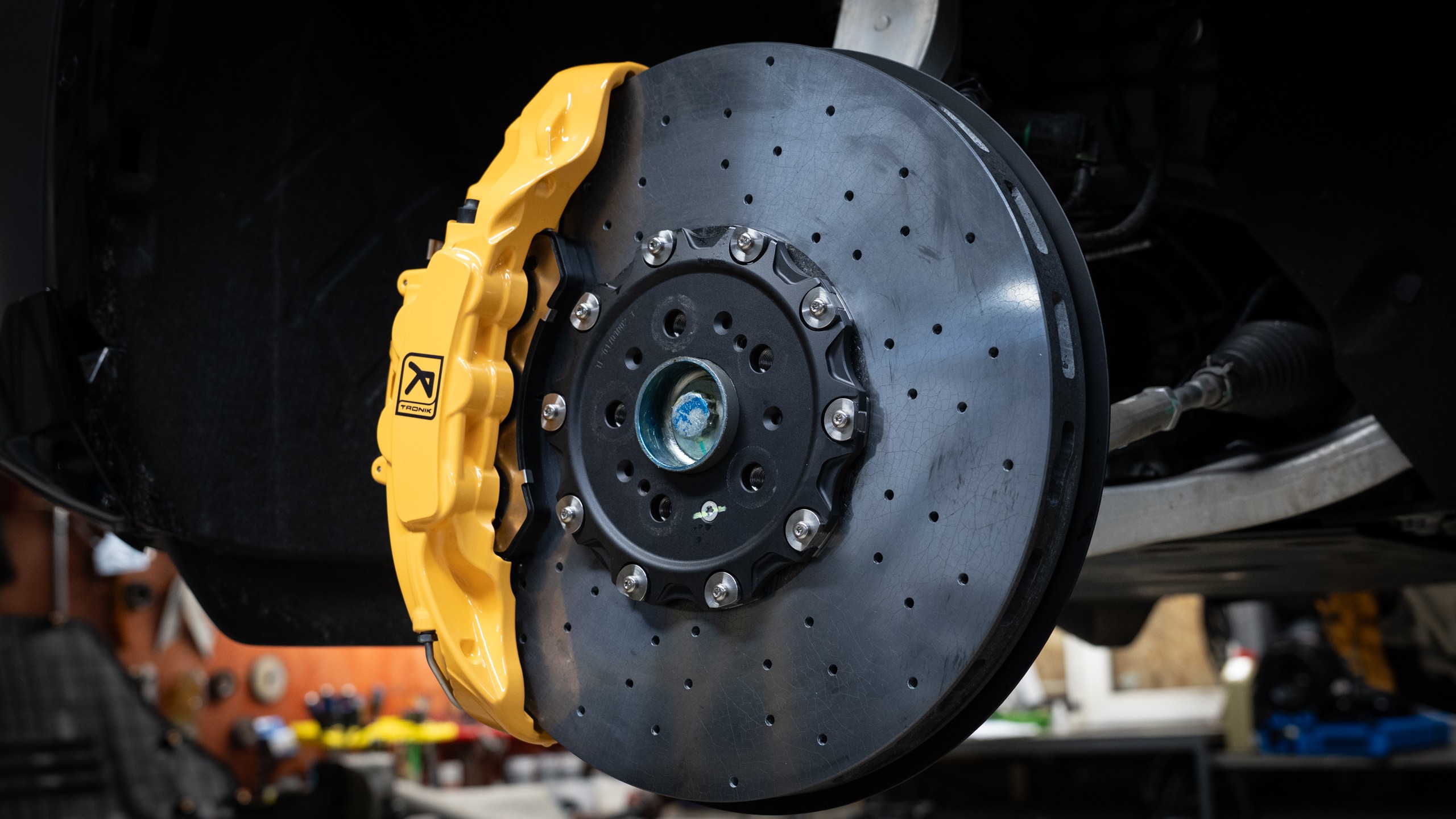 Карбон-керамическая тормозная система для Zeekr 8X 3 Карбон-керамическая тормозная система для Zeekr 8X Фото 3